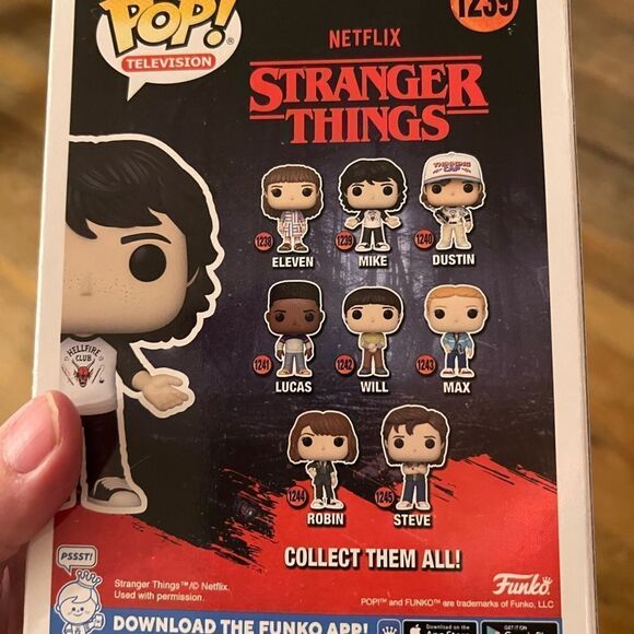 Funko Pop Stranger Things Vinyl Figure Mike Wheeler - Picture 7 of 10
